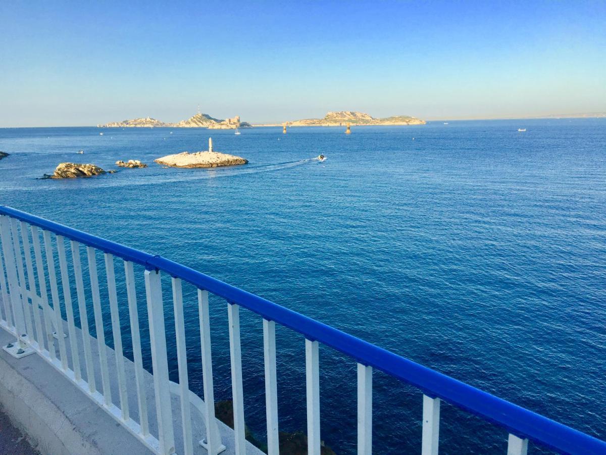 Vue Le Panoramique Vieux-port De Marseille