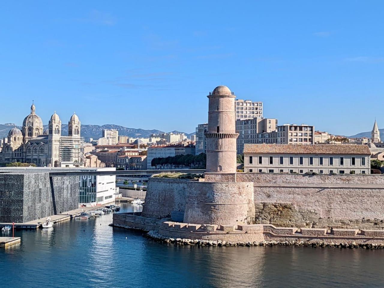 Vue Le Panoramique Vieux-port De