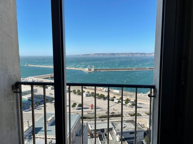 Vue Le Panoramique Vieux-port De Marsiglia